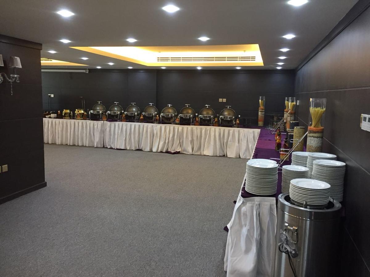 布贾里-达哈兰金色酒店 阿可贺巴 外观 照片