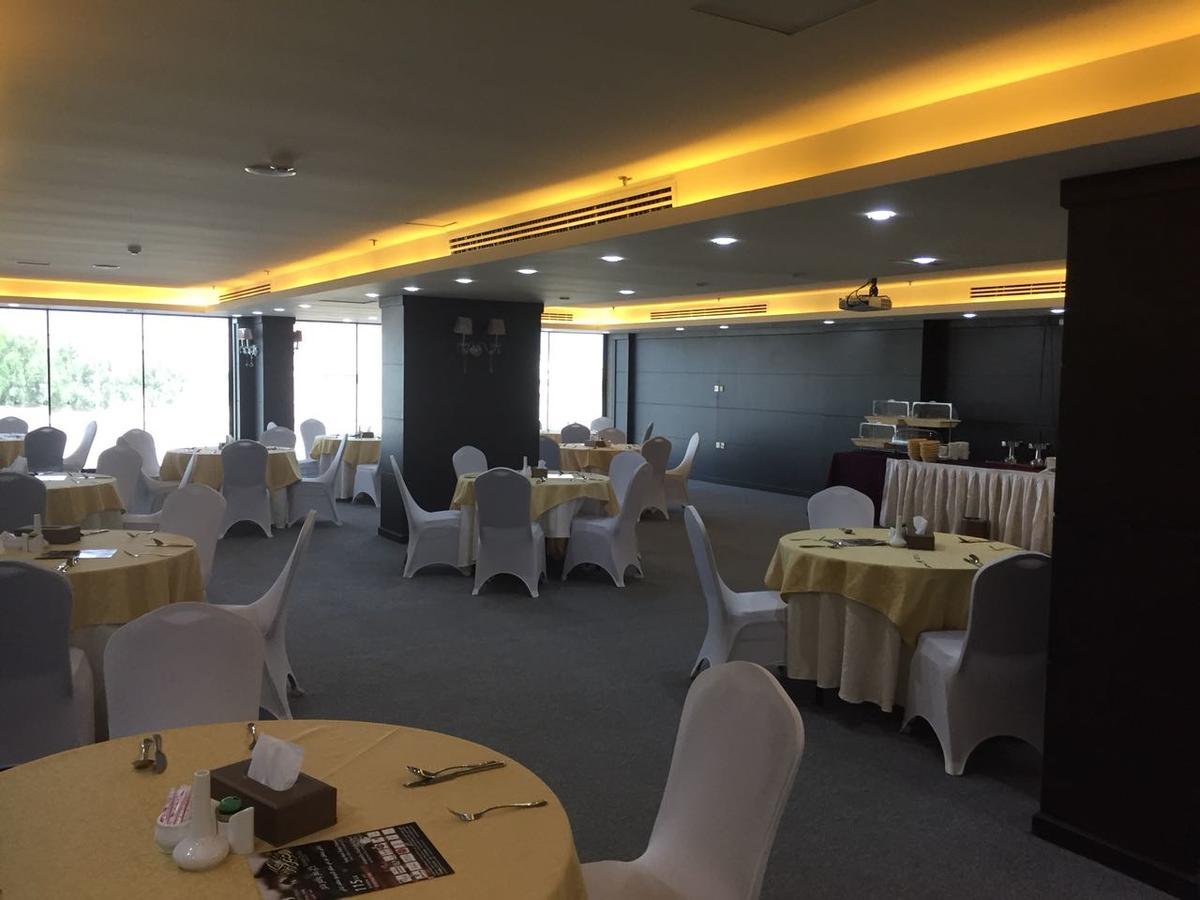 布贾里-达哈兰金色酒店 阿可贺巴 外观 照片