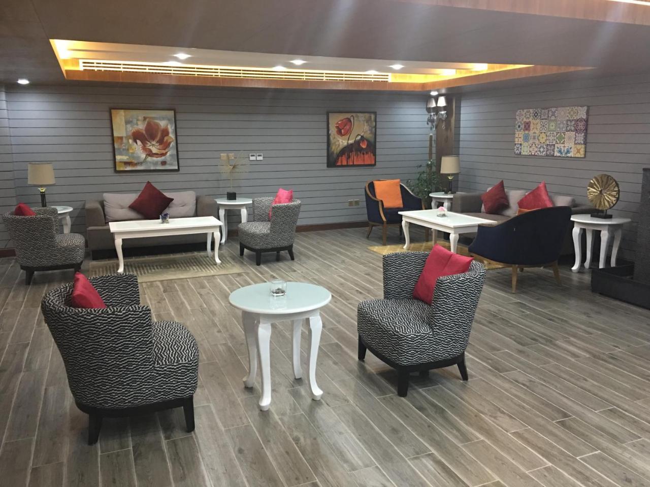 布贾里-达哈兰金色酒店 阿可贺巴 外观 照片
