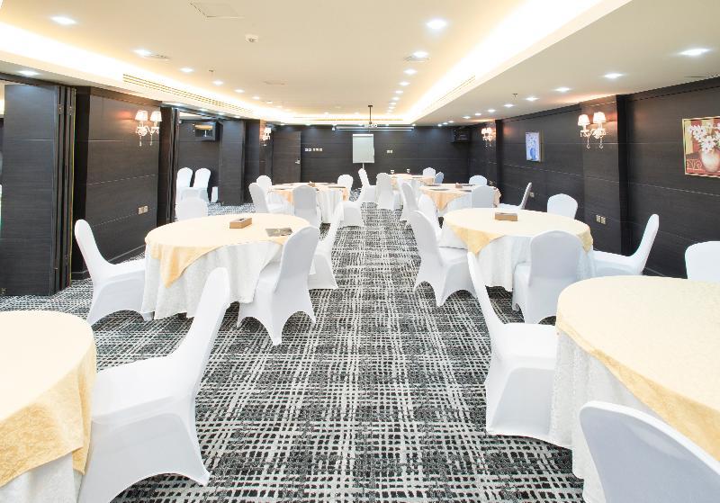布贾里-达哈兰金色酒店 阿可贺巴 外观 照片
